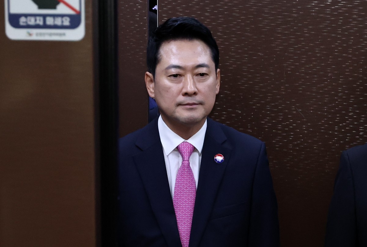 굳은 표정의 장동혁 국민의힘 대표 / 뉴스1