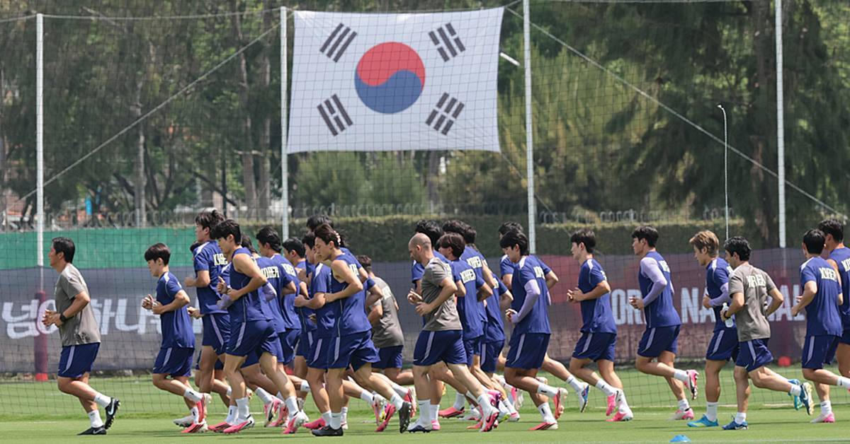 “임시 감독도 괜찮다”…홍명보에 밀렸던 ‘이 감독’, 한국 대표팀에 적극 러브콜