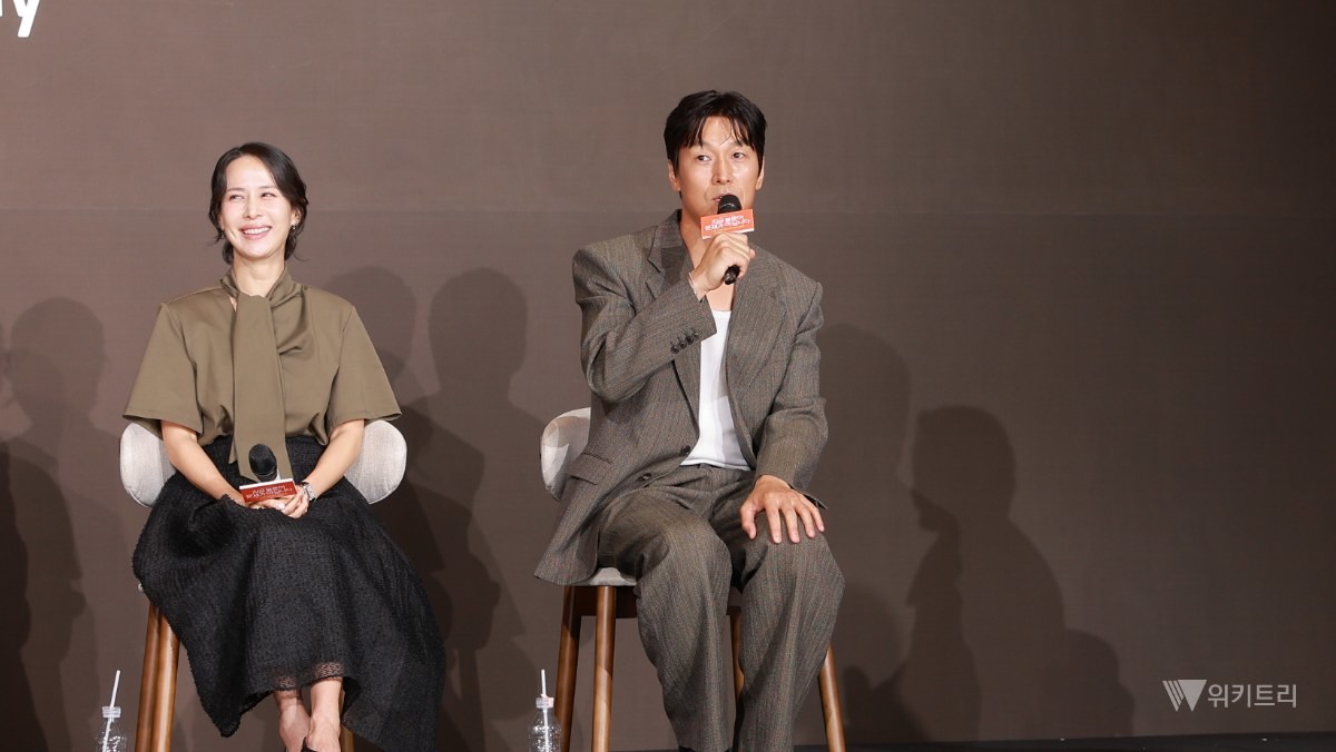 7월 28일 서울 중구 앰배서더 서울 풀만호텔에서 열린 쿠팡플레이 시리즈 '지금 불륜이 문제가 아닙니다' 제작발표회에서 배우 김지훈이 이야기하는 모습. / 위키트리