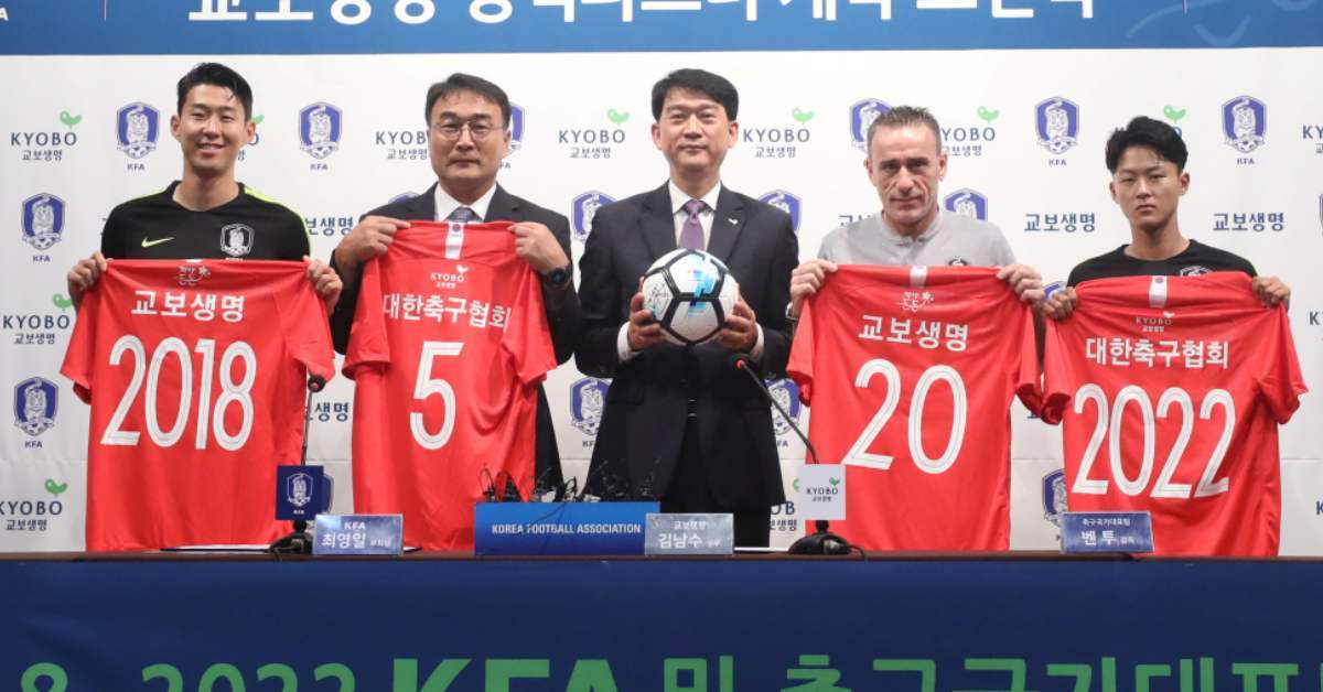 법카로 1000만원 넘게 쓴 일식당 주인과 결혼…결국 논란 터진 '한국 축구 레전드'