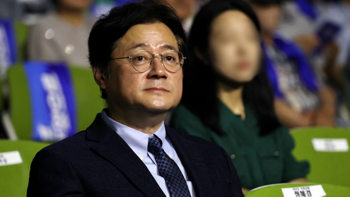 홍익표 청와대 정무수석이 25일 오후 경기 수원시 수원컨벤션센터에서 열린 조국혁신당 2026 전국당원대회에 자리하고 있다. / 뉴스1