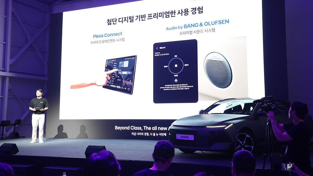 디 올 뉴 아반떼 테크 데이에서 연구원이 직접 차량에 대해 설명하고 있다. / 권혁재 PD