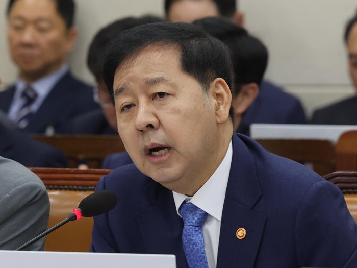 구윤철 부총리 겸 재정경제부 장관이 29일 오전 서울 여의도 국회 에서 열린 재정경제기획위원회 전체회의에서 의원질의에 답하고 있다. 2026.7.29/뉴스1