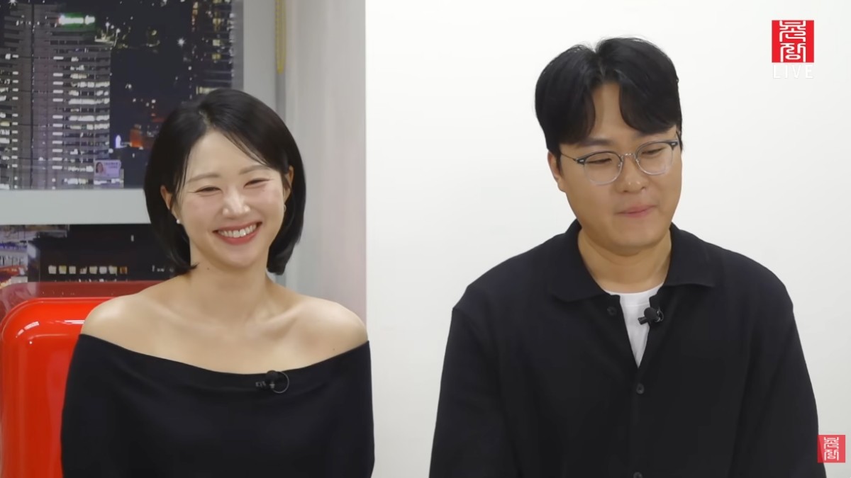 '나는 솔로' 32기 영숙과 영식. 두 사람은 최종 커플에 이어 현실 커플이다. / 유튜브 '촌장엔터테인먼트TV'