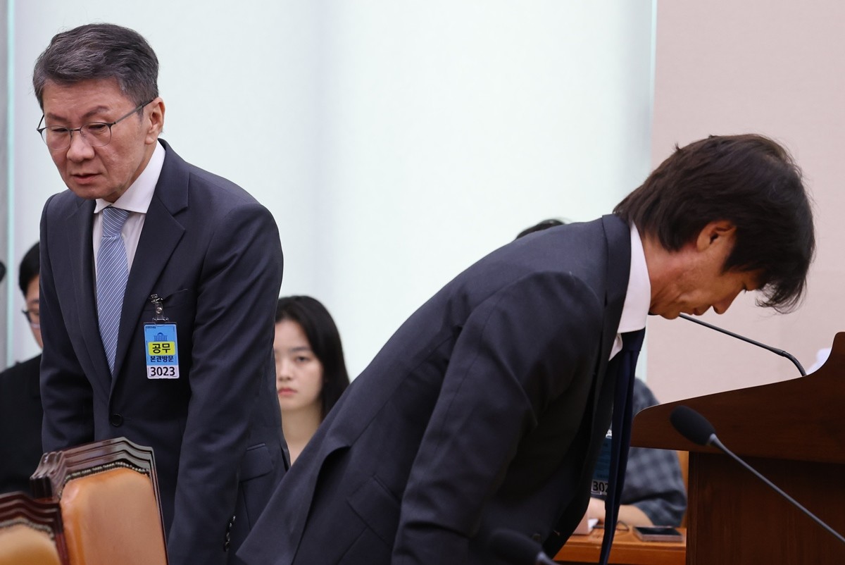 홍명보 전 감독과 정몽규 전 대한축구협회장 / 뉴스1
