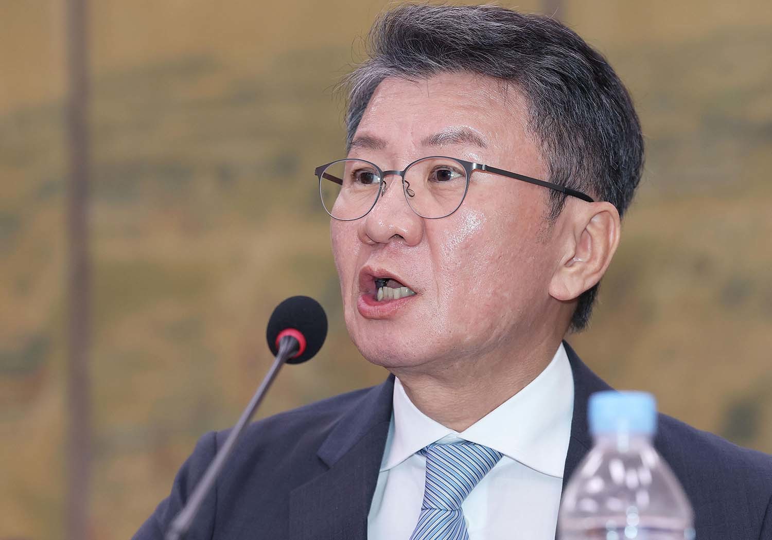 정몽규 전 대한축구협회장이 30일 서울 여의도 국회에서 열린 문화체육관광위원회의 대한축구협회 현안 관련 청문회에 출석해 질의에 답하고 있다. / 뉴스1