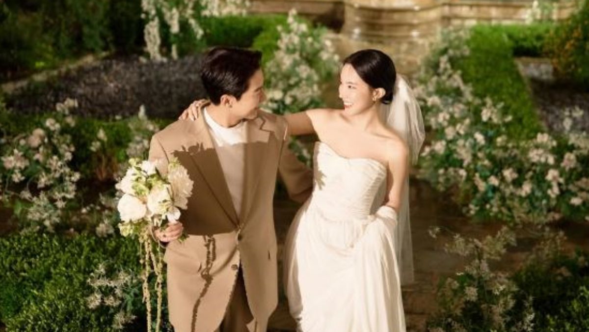 '8월 결혼' 미스트롯 출신 '개그우먼', “남주혁 닮았다”는 ♥남편 사진 공개