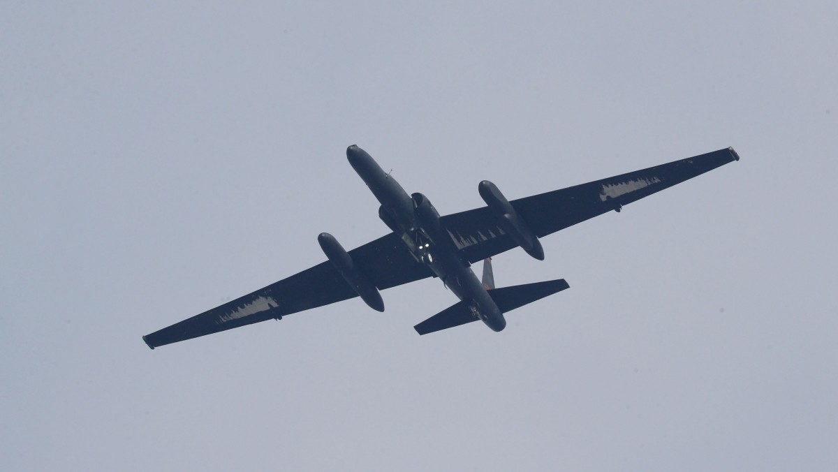 경기 평택시 주한미군 오산공군기지에 착륙하는 U-2S 고고도정찰기. U-2S는 높은 고도에서 장시간 비행하며 지상 시설과 병력 움직임 등을 정찰하는 미군의 유인 정찰기다. 기사의 이해를 돕기 위한 사진 / 뉴스1