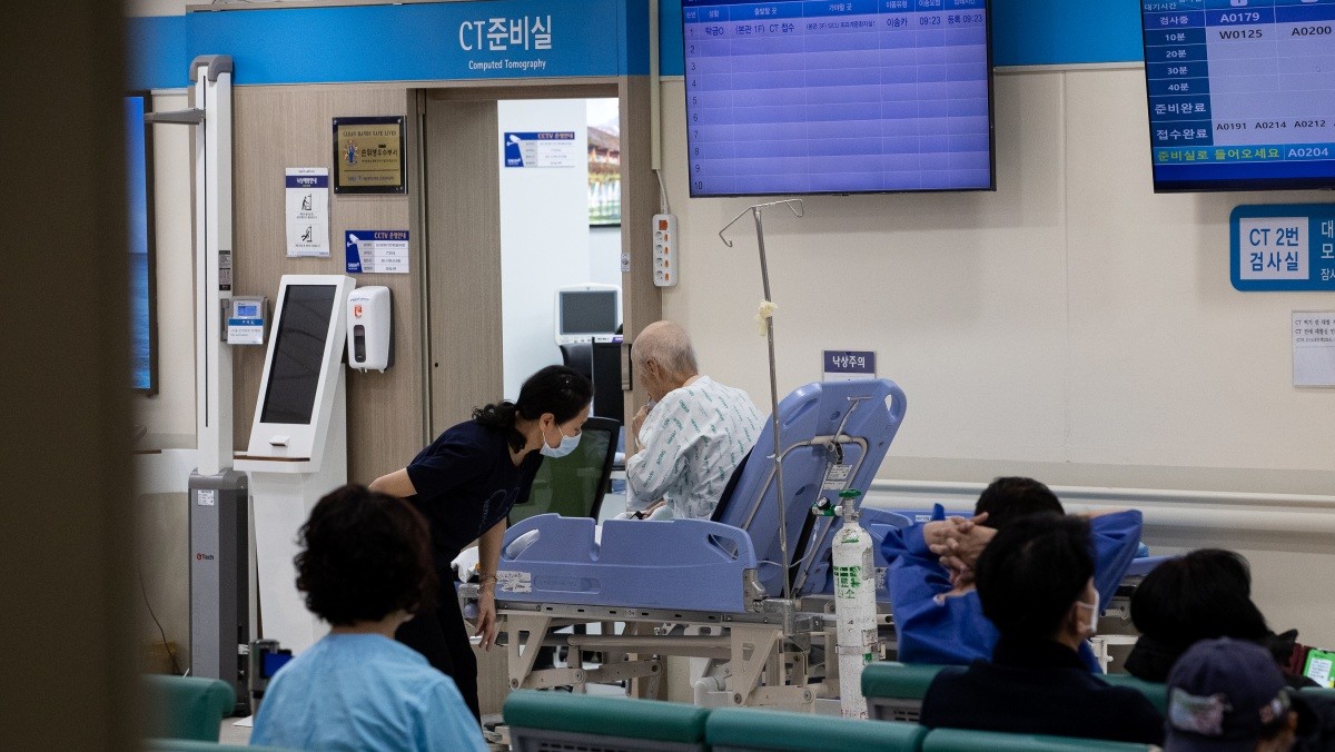 서울 시내 한 대학병원에서 환자들이 CT촬영을 위해 대기하고 있다 / 뉴스1