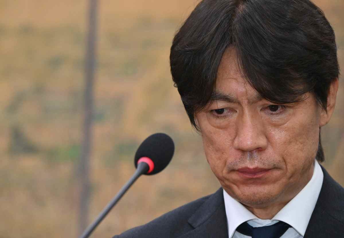 홍명보 전 축구 국가대표팀 감독이 지난 30일 서울 여의도 국회에서 열린 문화체육관광위원회의 대한축구협회 현안 관련 청문회에 출석해 질의를 듣고 있다.   / 뉴스1