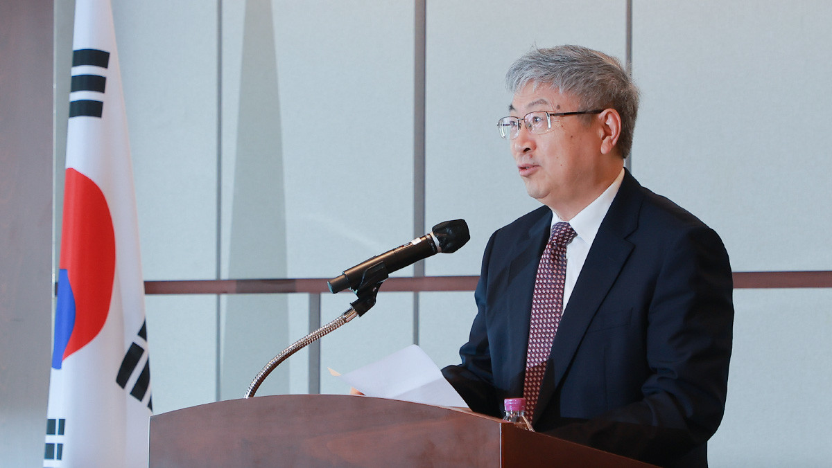 체결식에 앞서 인사말을 전하고 있는 인퉁웨 체리자동차 회장. / 권혁재 PD