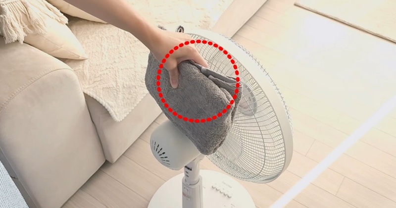 수건으로 '이것'을 감싸 선풍기 뒤에 대보세요...에어컨 안 부럽습니다