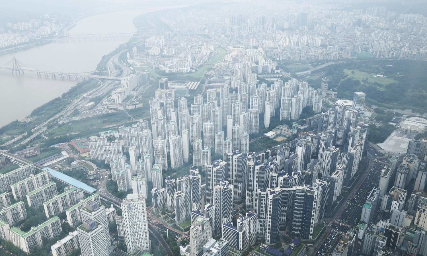서울 도심을 가득 채운 대규모 아파트 단지 전경. / 뉴스1