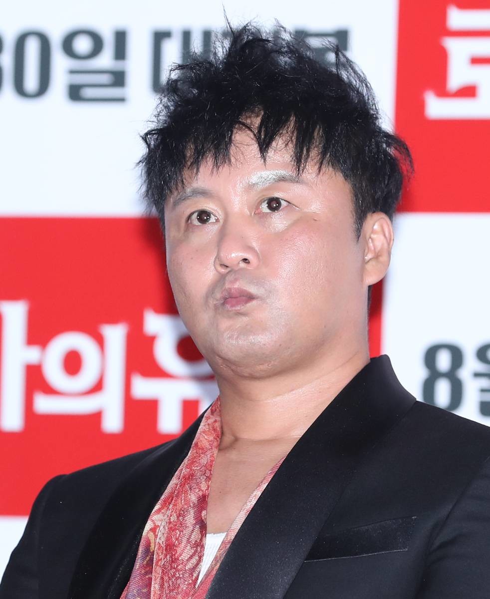 배우 공형진이 2017년 8월 24일 오후 서울 동대문 메가박스에서 열린 영화 ‘로마의 휴일’(감독 이덕희) 언론시사회에 참석해 매력을 발산하고 있다 / 뉴스1