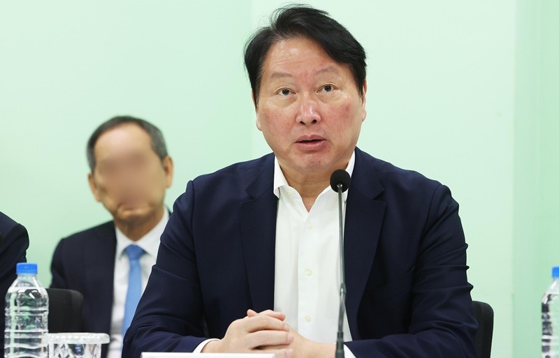 최태원 대한상공회의소 회장이 20일 경기도 화성시 동탄구 나래울종합사회복지관에서 열린 전국상의 ERT 공동챌린지 '복지사각지대 해소를 위한 간담회 및 기부금 전달식'에서 인사말을 하고 있다. (공동취재) 2026.7.20/뉴스1