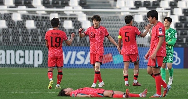 10일(현지시각) 사우디아라비아 리야드의 알샤바브 클럽 스타디움에서 열린 2026 AFC U-23 아시안컵 조별리그 C조 2차전 대한민국과 레바논의 경기. 4대2 역전승을 거둔 대한민국 선수들이 경기 후 기쁨을 나누고 있다. (대한축구협회 제공, 재판매 및 DB 금지) 2026.1.11/뉴스1