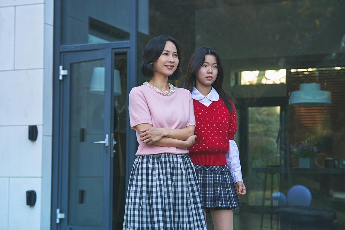 김혜수와 연기 대결, 조여정 / 쿠팡플레이