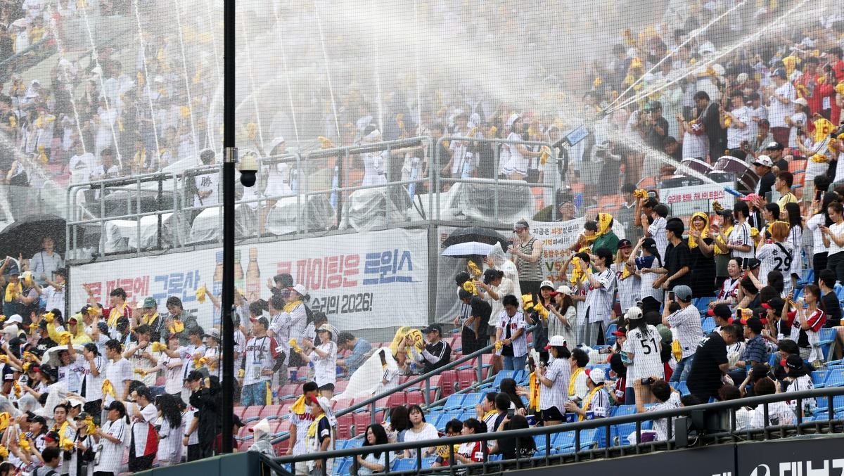 [속보] 프로야구 잠실·인천·대구·부산·광주 등 전 경기 폭염 취소