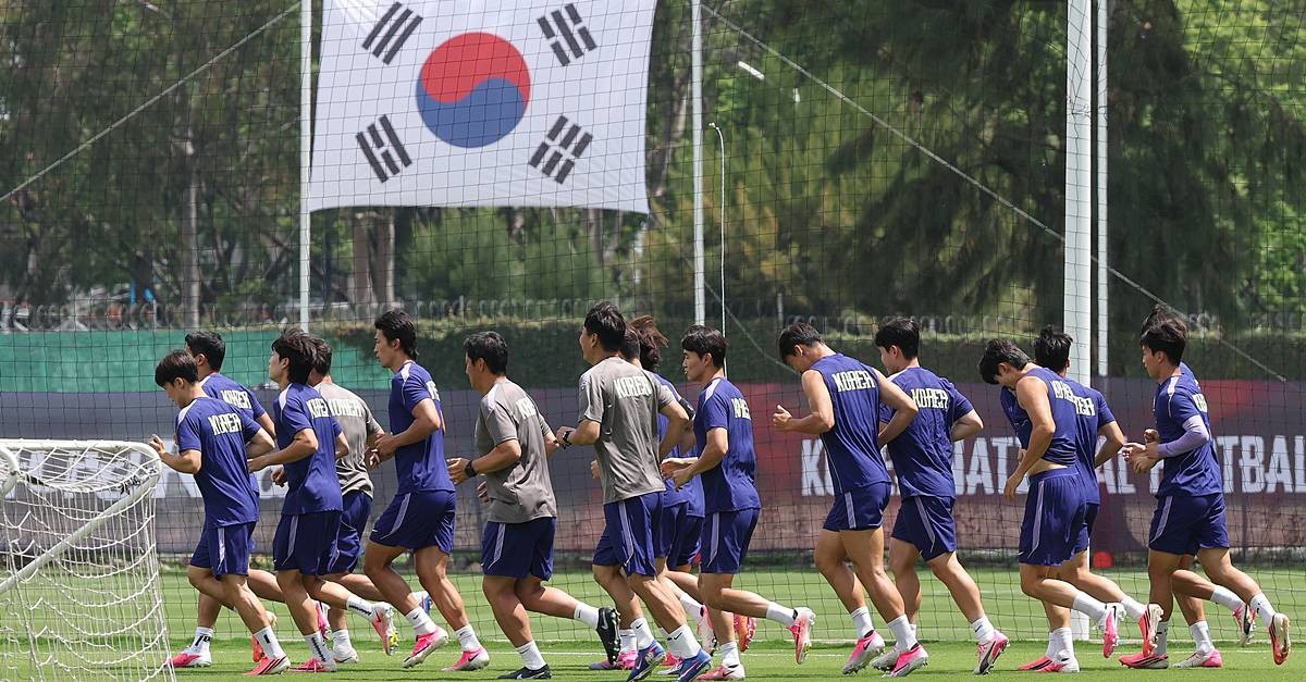 대한민국 축구국가대표팀 선수들이 지난 6월 19일(현지시간) 멕시코 과달라하라 인근 대한민국 축구대표팀의 베이스캠프 훈련장인 사포판 치바스 바예 베르데에서 회복 훈련을 하고 있다 / 뉴스1