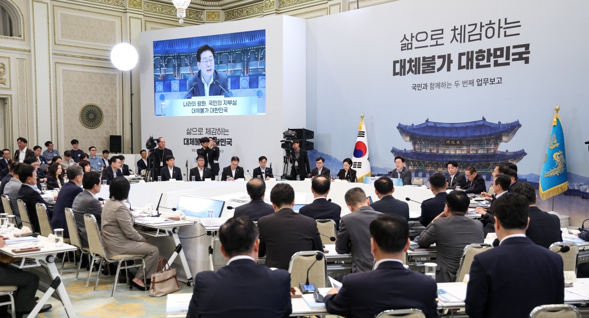 이재명 대통령이 5일 청와대 영빈관에서 열린 외교부, 통일부, 국방부, 국가보훈부 2차 업무보고에서 발언을 하고 있다.  / 청와대통신사진기자단, 뉴스1