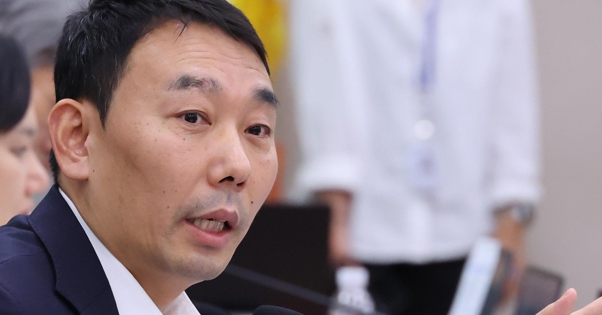 김용민 더불어민주당 의원이 15일 서울 여의도 국회에서 열린 법제사법위원회 전체회의에서 질의하고 있다. / 뉴스1