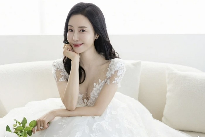 웨딩드레스 입은 배우 반민정 / 반민정 인스타그램