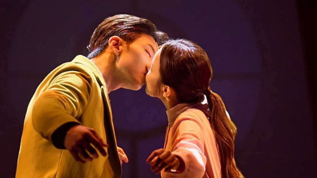 뮤지컬 '어쩌면 해피엔딩' 한국 공연 장면. / CJ ENM 제공