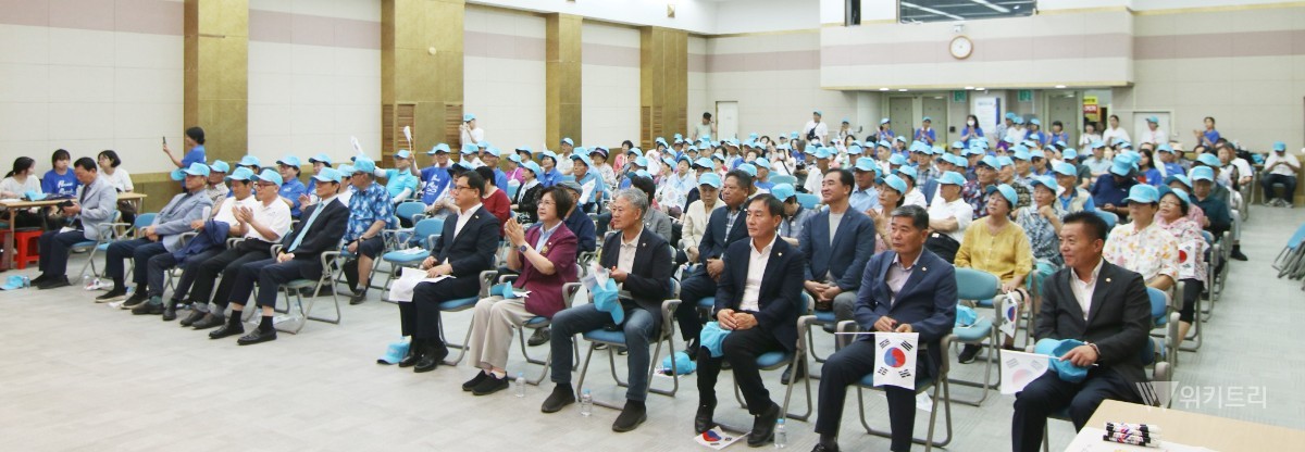 한반도 평화통일과 세계평화를 기원하는 ‘2026 피스로드 해남군 통일대장정’이 8일 해남군 문화예술회관에서 열려 지역 지도자와 평화대사, 군민 등 200여 명이 함께했다. / 피스로드 조직위원회