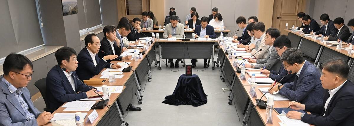 추경호 대구시장이 10일 대구시청 산격청사에서 열린 간부회의를 주재하고 있다. / 대구시