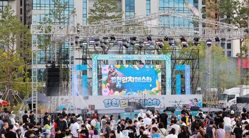 갑천생태호수공원서 사흘간 물총대전...‘갑천펀치페스타’ 도심 달궜다