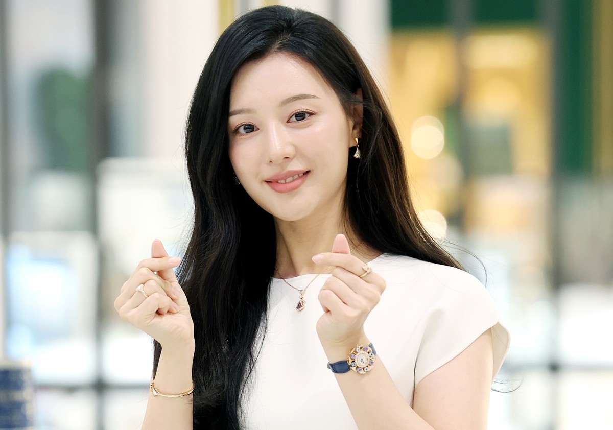 주얼리 브랜드 행사에 참석한 배우 김지원 / 뉴스1