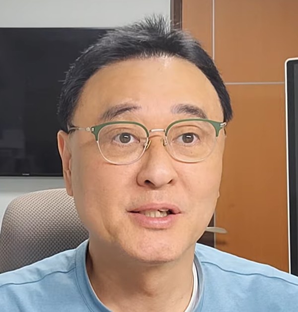 유튜브 방송 중인 개그맨 출신 유튜버 권영찬 / 유튜브 '권영찬TV'