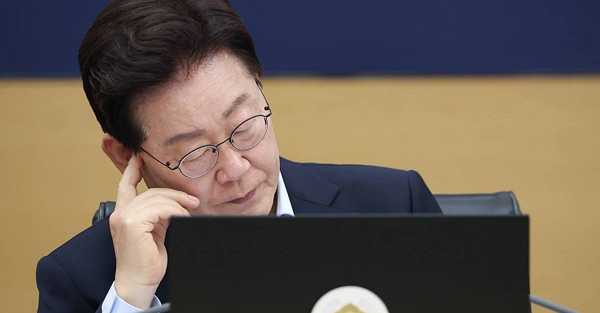 이 대통령 “갚을 수 없는 빚, 청산해주는 게 모두에게 다 좋은 것”