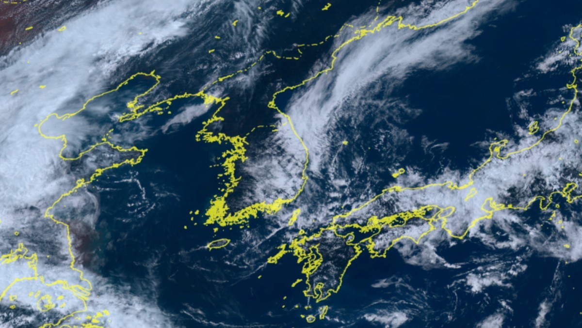 12일 일본 기상 위성으로 본 한반도 모습 / himawari8