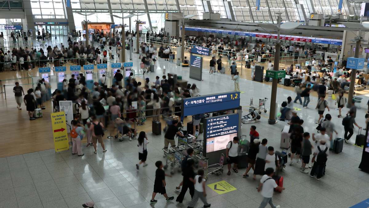 노숙인 16명·민원 24건… 인천공항 “자발 퇴거 요청” vs 인권단체 “즉각 중단” 