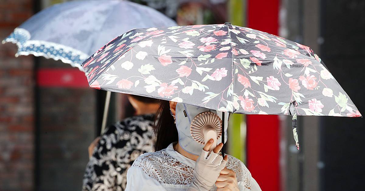 끝난 줄 알았는데…광복절 연휴 뒤 ‘날씨’ 예보에 두 눈 의심