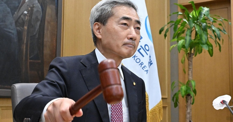 모두가 주식·부동산에 빠져 있을 때…한국은행이 ‘조용히’ 사들인 것