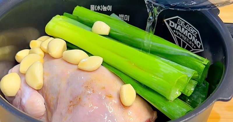 말복인데 가스불 1분도 필요 없습니다…'이 방법' 쓰면 완벽해지는 ‘보양식'