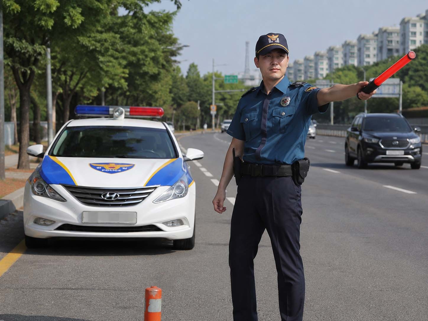 달아나던 오토바이 고등학생, 주차차량 들이받고 사망... 양평군서 벌어진 일