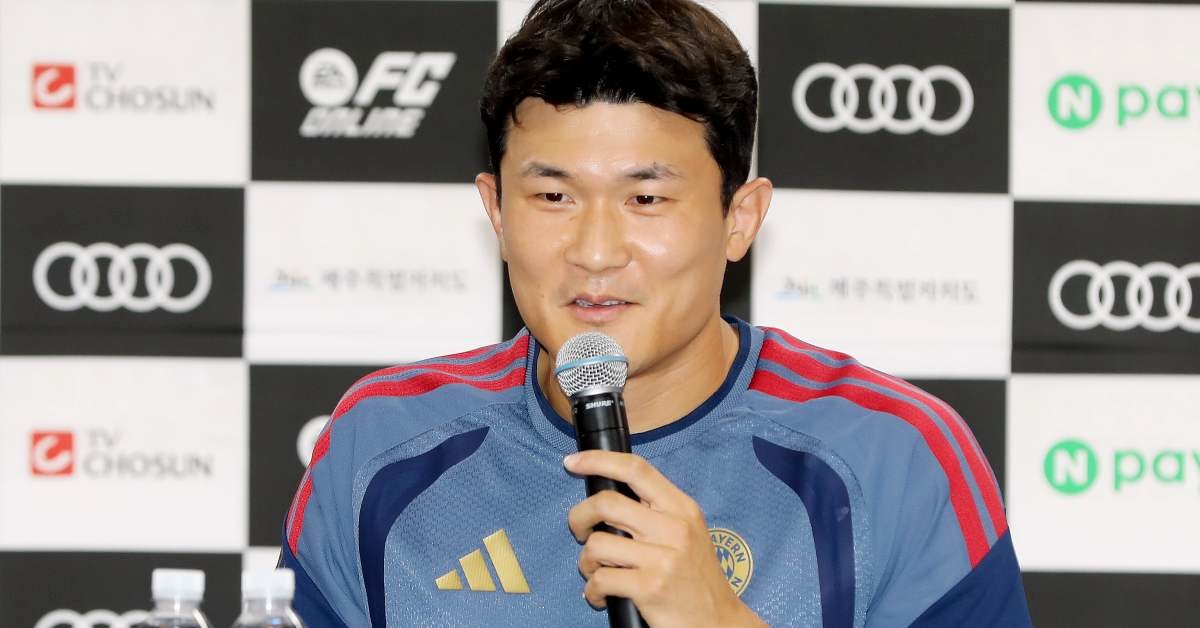 국가대표이자 FC 바이에른 뮌헨 소속 수비수 김민재가 친선전 '아우디 풋볼 서밋 2026 제주SK FC vs FC 바이에른 뮌헨'을 하루 앞둔 3일 오후 제주 서귀포시 법환동 제주월드컵경기장에서 열린 기자회견에서 취재진의 질문에 답변하고 있다. / 뉴스1