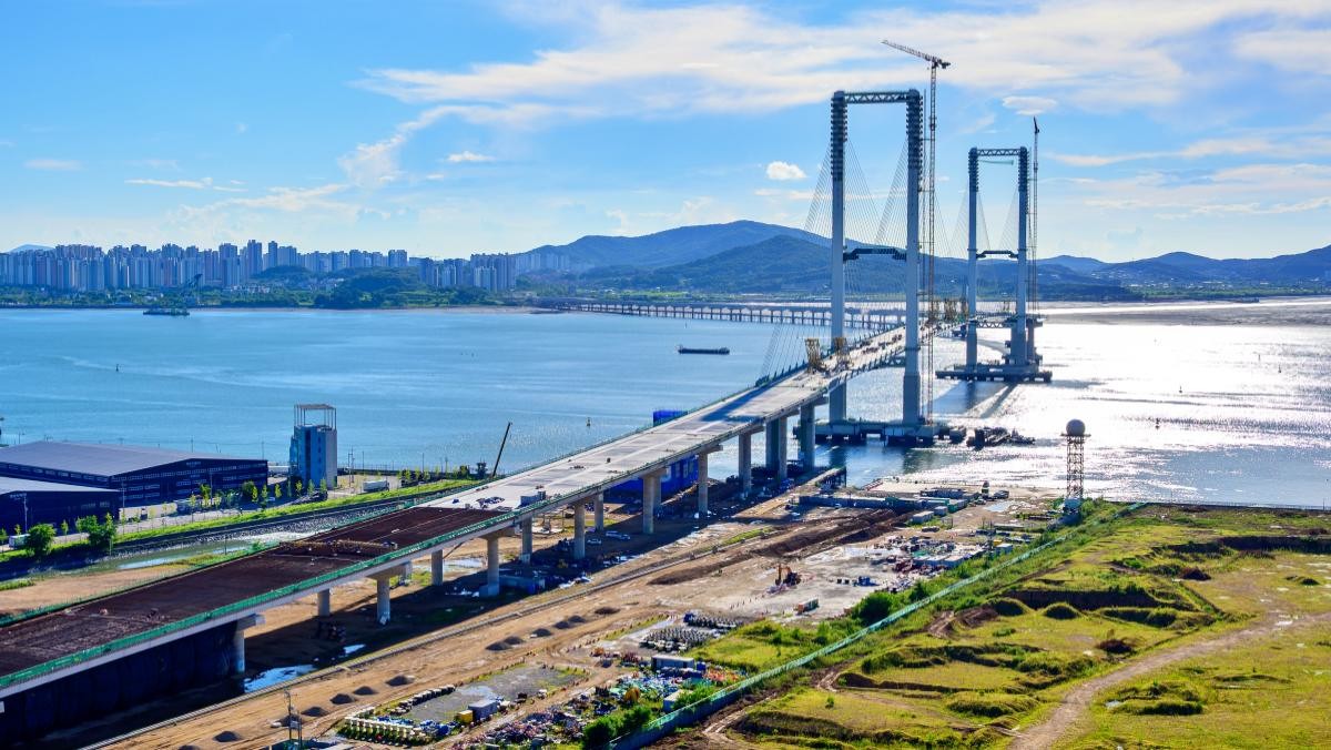 인천 청라하늘대교(제3연륙교). / Photo Atrium-Shutterstock.com