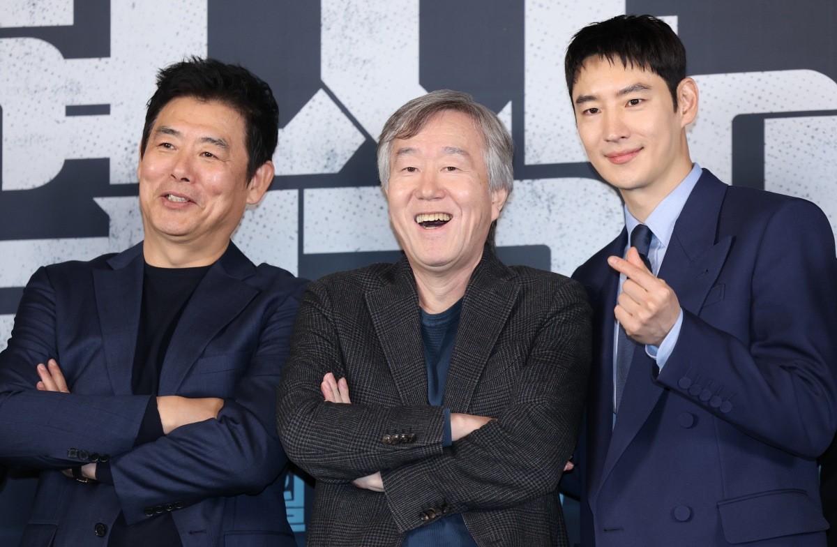 안판석 감독과 배우 성동일, 이제훈 / 뉴스1