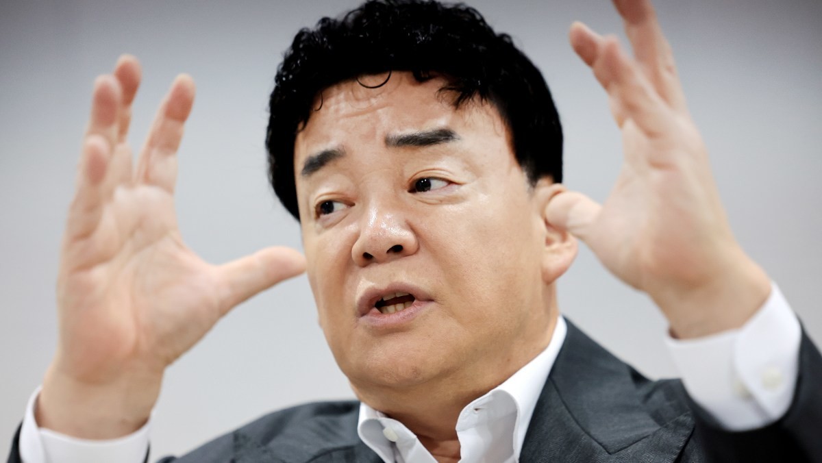 기자간담회에서 질문 답변하는 백종원 대표 / 뉴스1