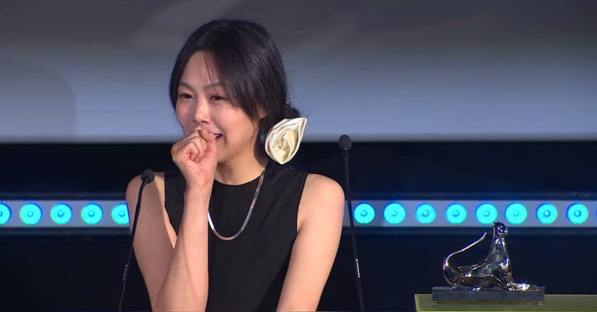 아들 언급도…김민희, '♥홍상수' 토닥토닥 축하 속 울컥한 '수상 소감'