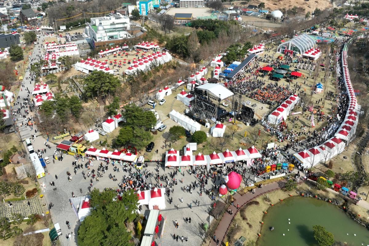 지난해 열린 논산 딸기 축제. / 뉴스1