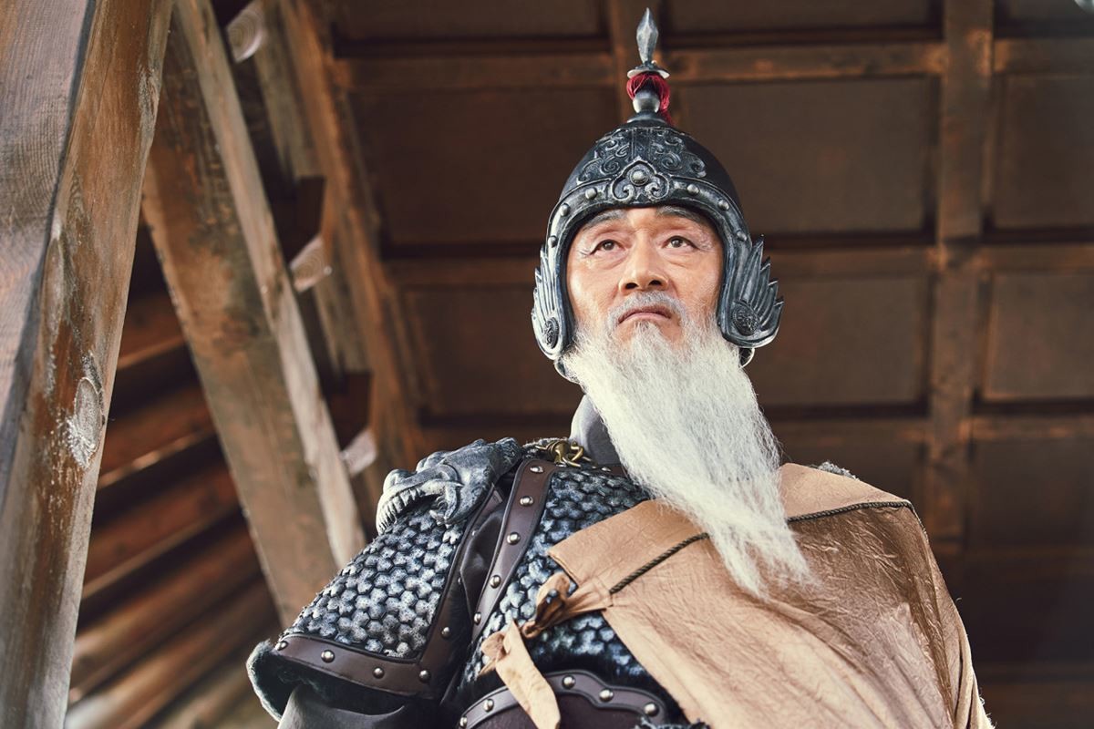 영화 '노량: 죽음의 바다'에서 동자룡 역을 맡은 허준호 / 롯데엔터테인먼트, 에이스메이커무비웍스