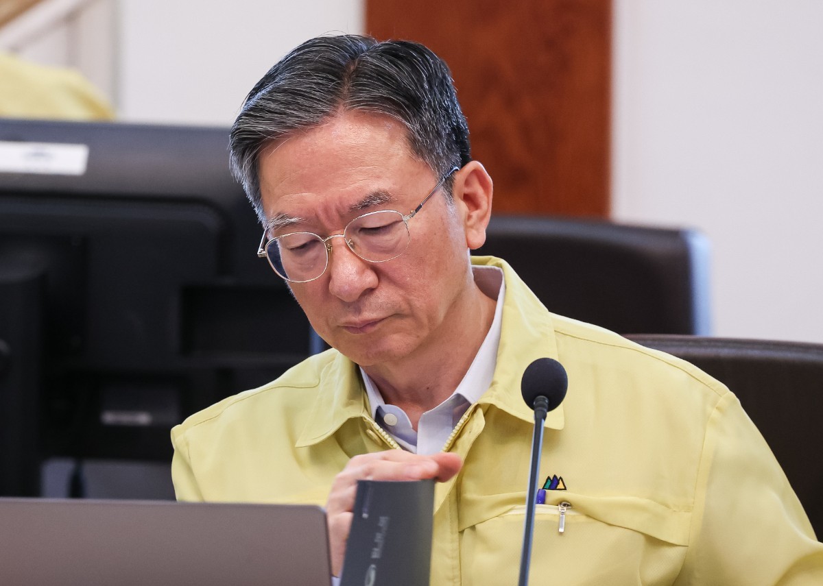 정성호 법무부 장관이 18일 청와대에서 열린 제1회 을지국무회의에 참석해 있다. / 뉴스1