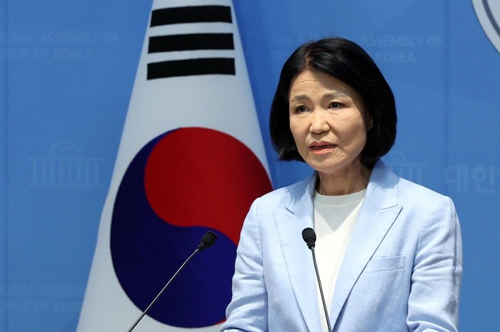 이진숙 국민의힘 의원이 14일 오후 서울 여의도 국회 소통관에서 5·18 민주화운동 관련 기자회견을 하고 있다. 2026.8.14/뉴스1