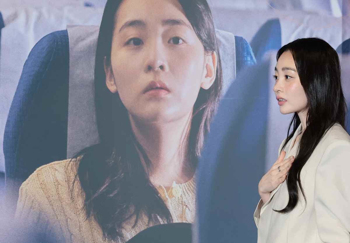 배우 김민하가 서울 용산구 CGV 용산아이파크몰에서 열린 영화 ‘하나 코리아’ 기자간담회를 마치고 퇴장하고 있다. / 뉴스1