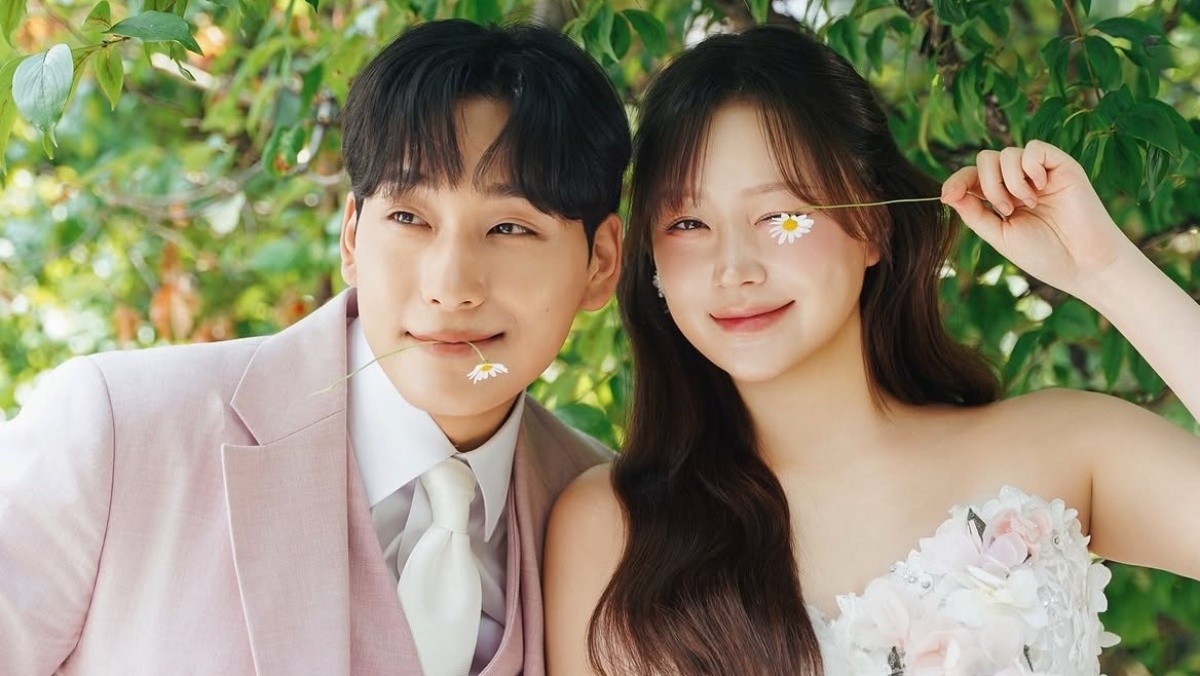금조와 백기범 자료사진. 금조와 백기범의 인연은 2019년 뮤지컬 '6시 퇴근'에서 시작됐다. 같은 무대에 오르며 가까워진 두 사람은 연인으로 발전해 2022년 9월 부부의 연을 맺었고, 결혼 4년 만에 기다리던 첫 아이를 품에 안았다. 두 사람은 18일 각자의 개인 SNS(사회관계망서비스)에 갓 태어난 아들의 모습을 공개하며 득남 소식을 알렸다. / 금조 인스타그램